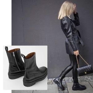 Zara low heeled leather ankle boots with lug soles Size 6(36)